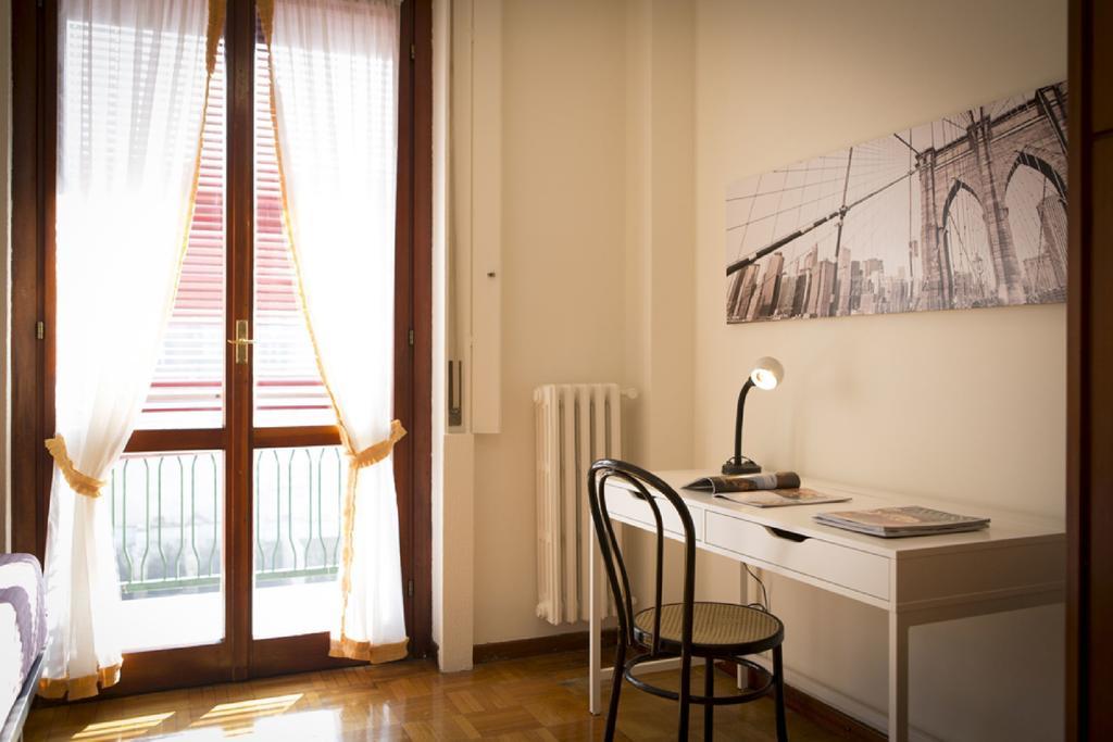 Fiera Monterosa 11 Apartment Milan Room photo