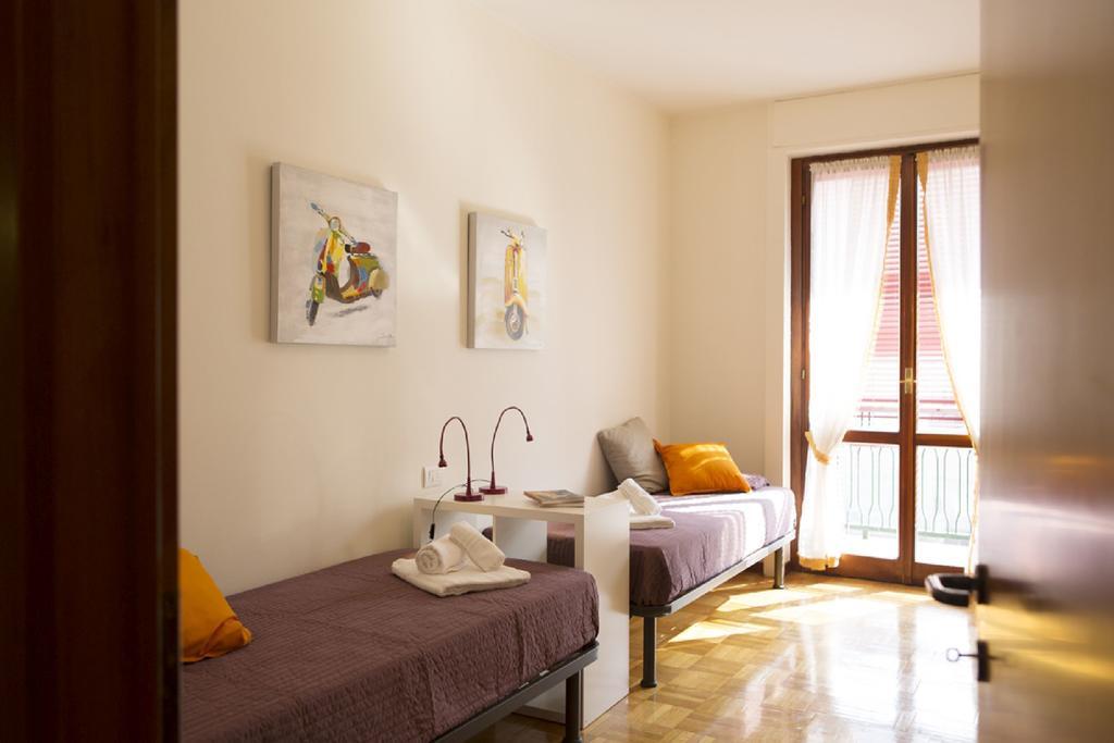 Fiera Monterosa 11 Apartment Milan Room photo
